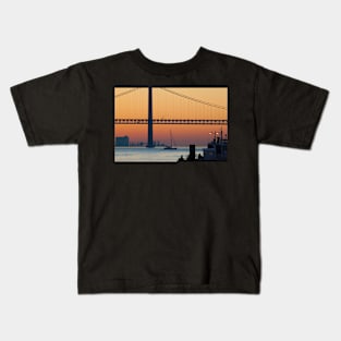 Lisbon. Sunday before Christmas day. Kids T-Shirt